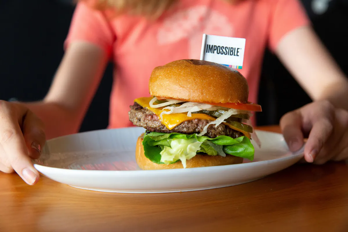 Crash test : deux ados goûtent le burger végétarien