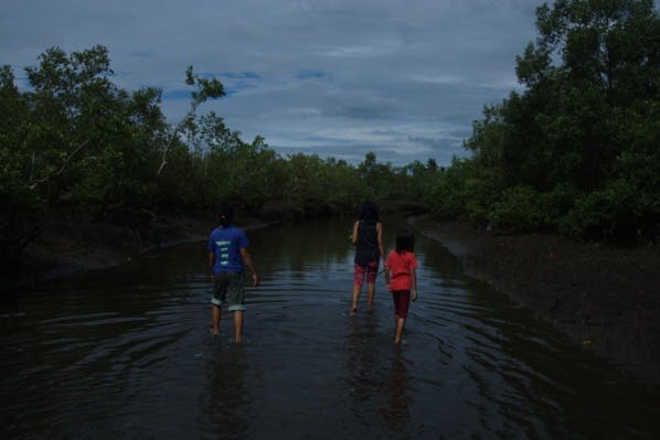 Aux Philippines, cette fondation redonne un toit et un emploi aux victimes des catastrophes climatiques