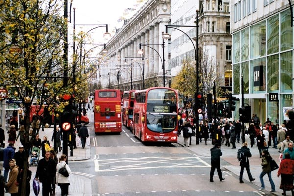 Dans les rues de Londres, Uber va mettre en circulation une flotte de véhicules électriques