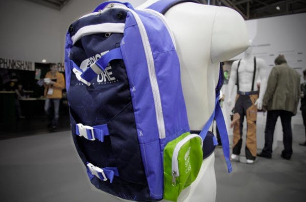Ce sac à dos a plusieurs vies : il se transforme en trousse de toilette et en pochette de PC