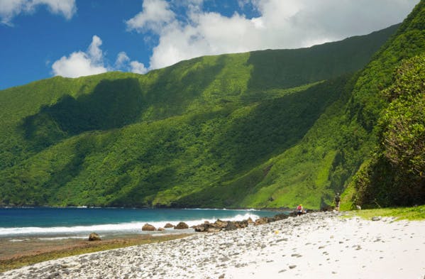 Avec ses panneaux solaires et ses batteries, Elon Musk a rendu cette île du Pacifique autonome