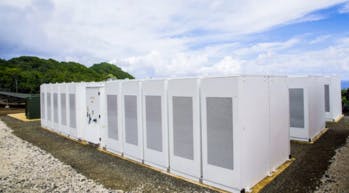 Avec ses panneaux solaires et ses batteries, Elon Musk a rendu cette île du Pacifique autonome