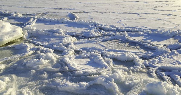 À la conquête du Passage du Nord Ouest : la tragédie de Franklin et le triomphe d’Amundsen