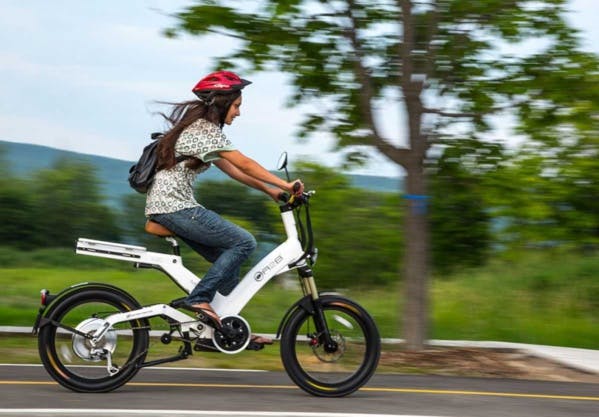 E-bike, e-scooter... Quel deux-roues choisir pour des déplacements zéro émission ?