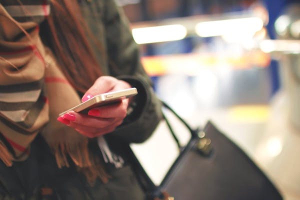 Téléphones portables : l'exposition aux ondes n'est pas celle annoncée