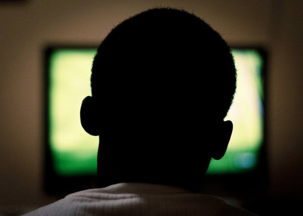 Speed watching : pour regarder plus de séries, ils les visionnent en accéléré !