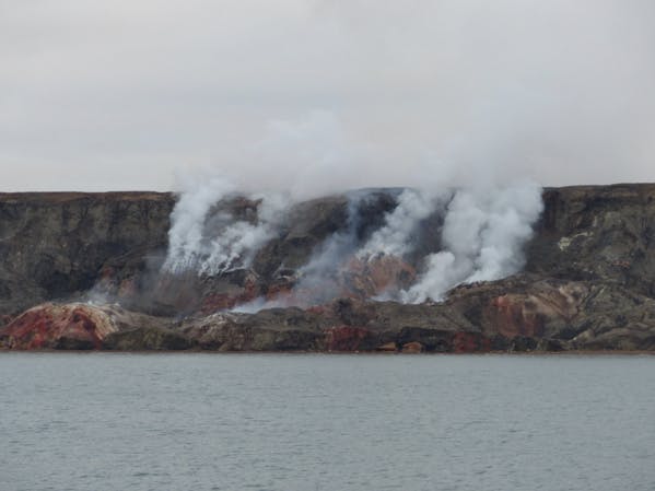 Smoking Hills, l'un des paradis géologiques les plus fascinants et mystérieux au monde