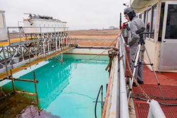 Oleo Sponge, l’éponge qui va nettoyer nos océans en absorbant les hydrocarbures
