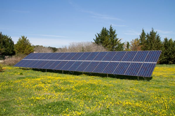 Grâce à l'autoconsommation d'énergie, il économise 1500 euros par an sur sa facture d'électricité