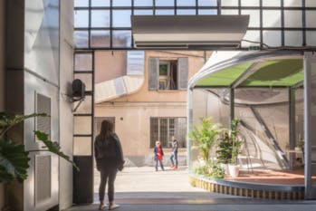 Anti-pollution, légère et modulable, cette maison nomade filtre l’air de la ville