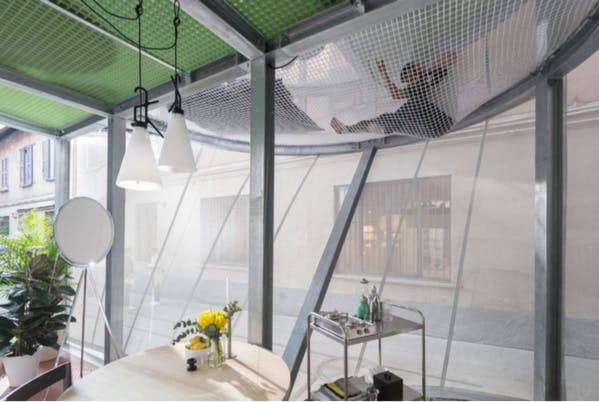 Anti-pollution, légère et modulable, cette maison nomade filtre l’air de la ville