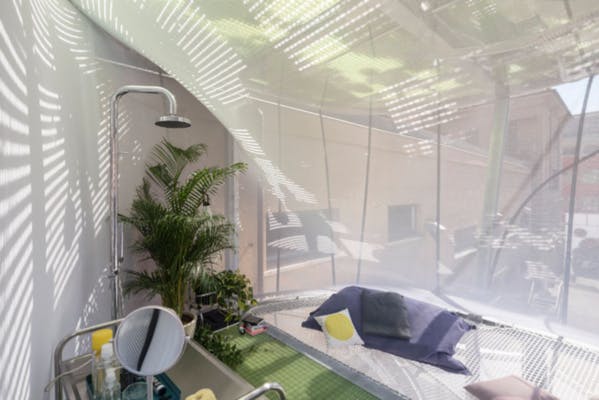 Anti-pollution, légère et modulable, cette maison nomade filtre l’air de la ville