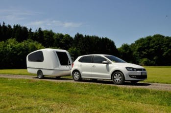 Cette maisonnette de vacances est à la fois une caravane et un bateau