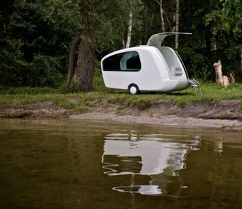 Cette maisonnette de vacances est à la fois une caravane et un bateau