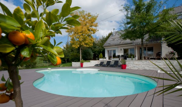 Envie de piquer une tête ? C’est maintenant possible avec ce Airbnb des piscines