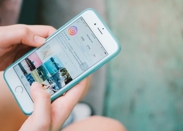Ces pirates d'Instagram qui vous vendent le numéro de votre star préférée pour moins de 10 euros