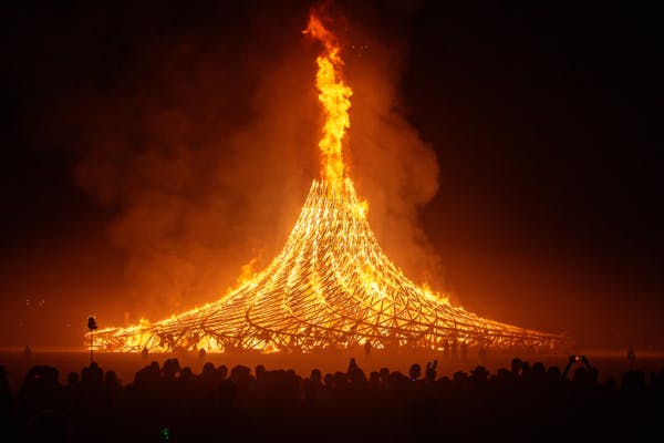 Cet architecte français a mis le feu au Burning Man