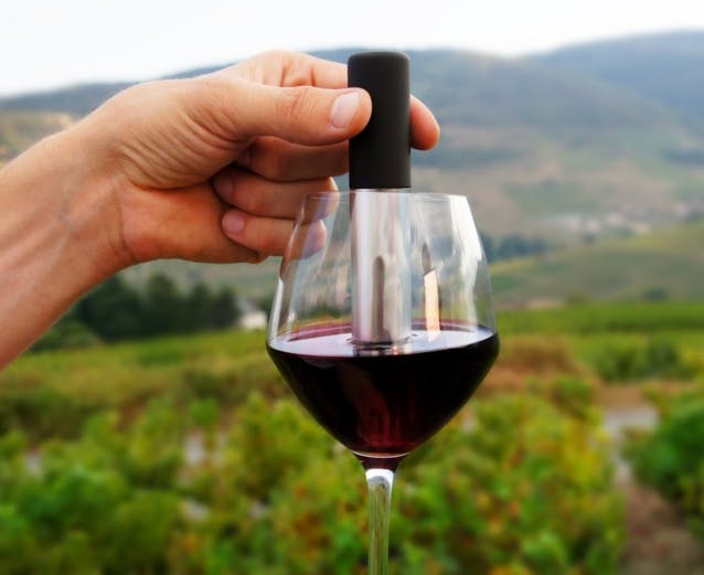 On a testé : analyser son vin avec un scanner connecté