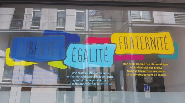 Ni cours, ni profs : bienvenue à l’école démocratique de Paris