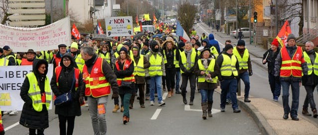 Bonheur, vision de l'avenir, pouvoir d'achat... Qui sont les Gilets jaunes?