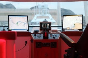 À bord du plus grand catamaran solaire du monde !
