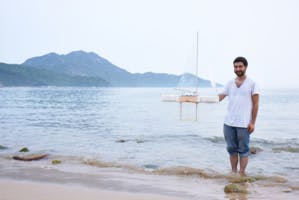 Il veut dépolluer l'océan grâce à un entonnoir géant