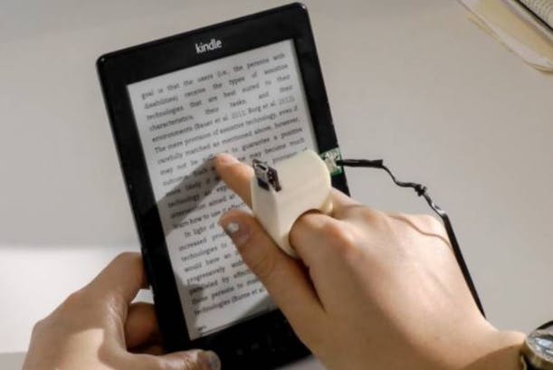 FingerRead, la bague qui permet aux non-voyants de lire