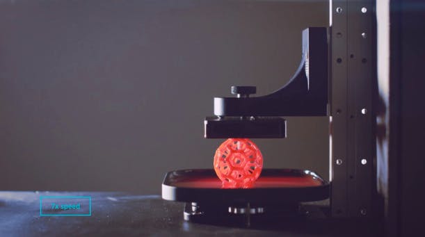 Inspiré par Terminator, il a inventé l'impression 3D ultra rapide