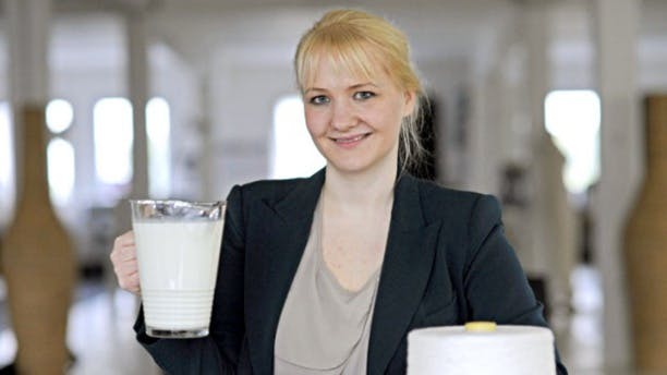 En Allemagne, elle crée une fibre textile à base... de lait recyclé