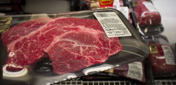 Un capteur dans l'étiquette pour détecter la viande avariée