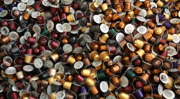 La France boit 1 milliard de Nespresso par an : que fait-on des capsules?