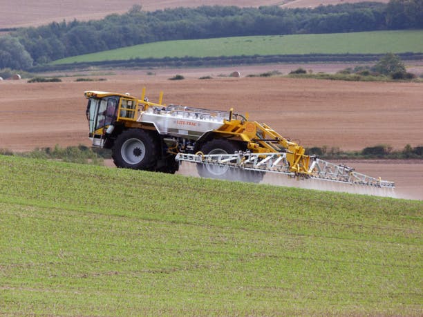Face à la chute de ses revenus, Monsanto va licencier 2 600 salariés