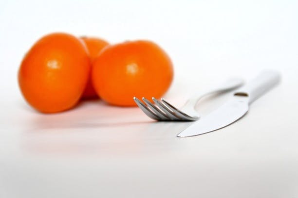 Après les fruits et légumes moches, si on cessait de jeter les objets difformes ?