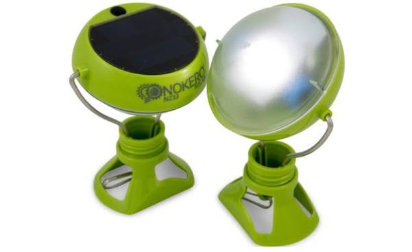 Exposez-la 6 heures au soleil, cette lampe vous éclairera pendant 15 heures