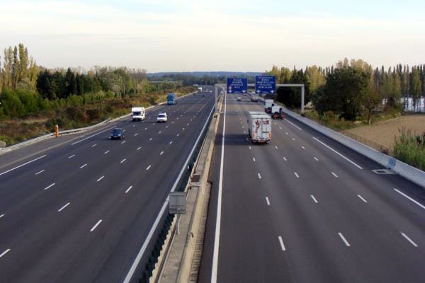 Chassés-croisés : Comment zapper les bouchons, économiser des euros et du CO2