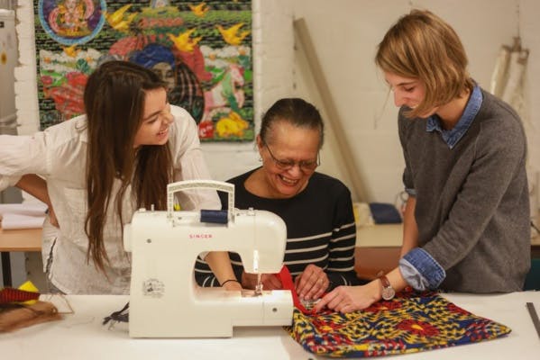 Apprendre avec un retraité, une alternative collaborative aux cours particuliers