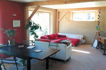 Moins cher, plus écolo et convivial... Ils ont bâti leur maison en mode participatif