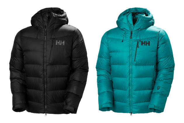 Deux doudounes Helly Hansen à capuche, une noire et une turquoise, vues de face.