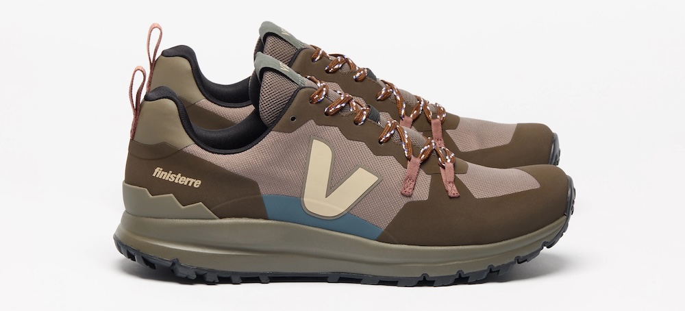 Chaussures de randonnée Veja marron et beige avec semelle épaisse et lacets bicolores