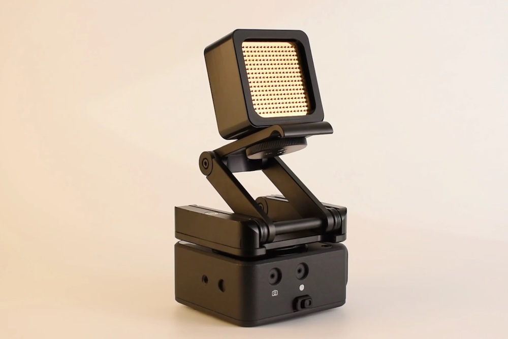 RU1 de TERASi articulée avec base rectangulaire et tête carrée orientable.