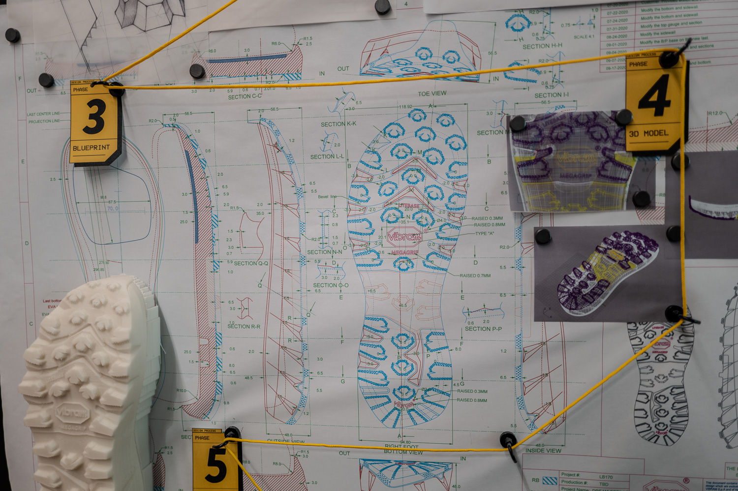 Plans techniques de semelle de chaussure avec croquis, photos et étiquettes numérotées 3 et 4.