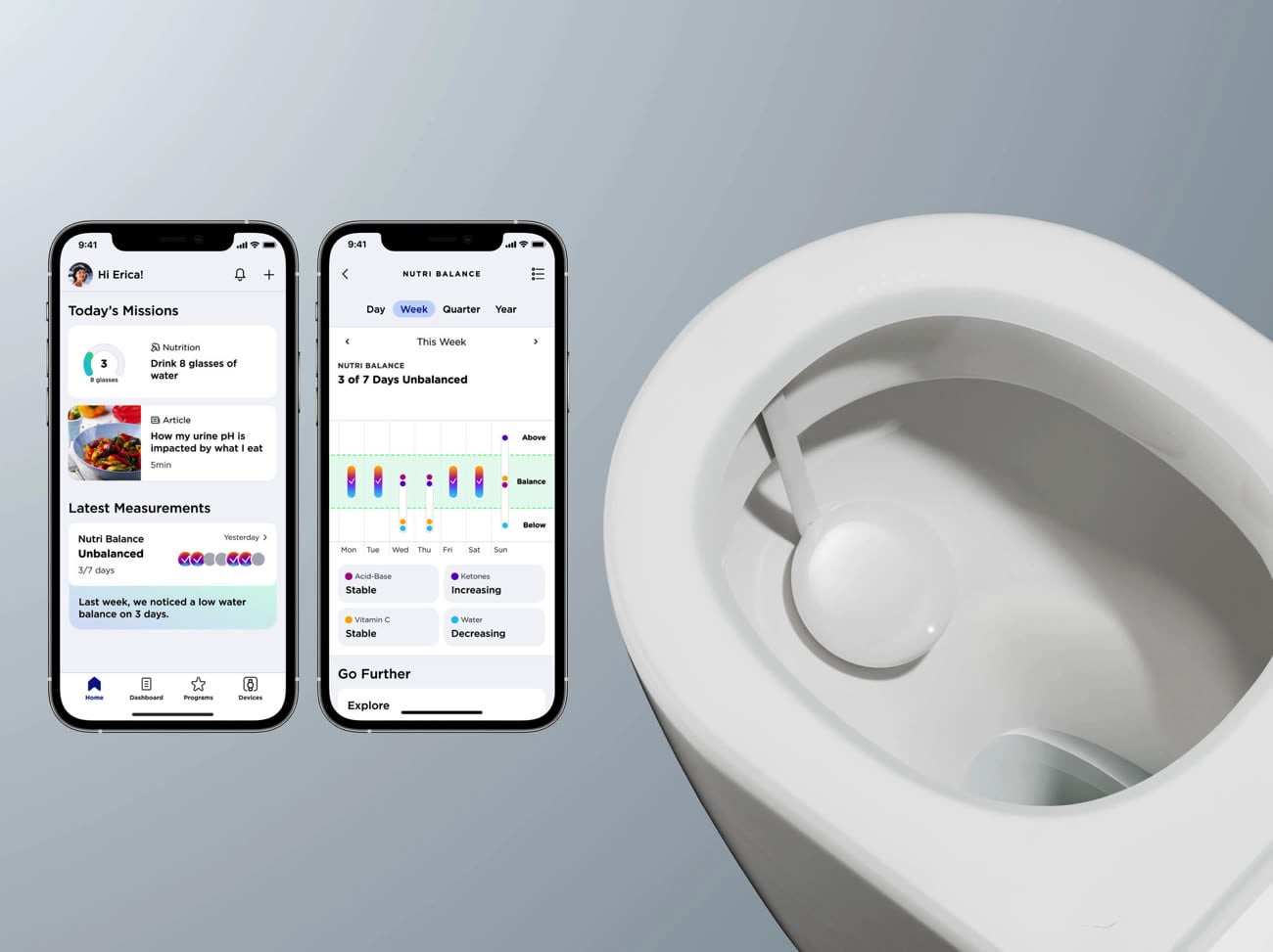 Deux smartphones affichent des données de santé à côté d'une cuvette de toilettes connectée.