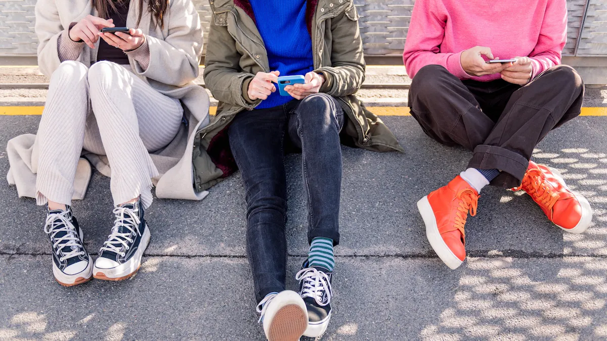 Réseaux sociaux : quand l'algorithme s'invite dans la tête des ados