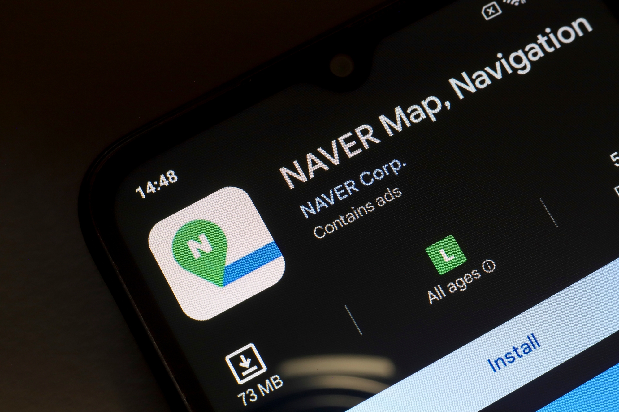 Application Naver Map ouverte sur un smartphone affichant l'option d'installation.