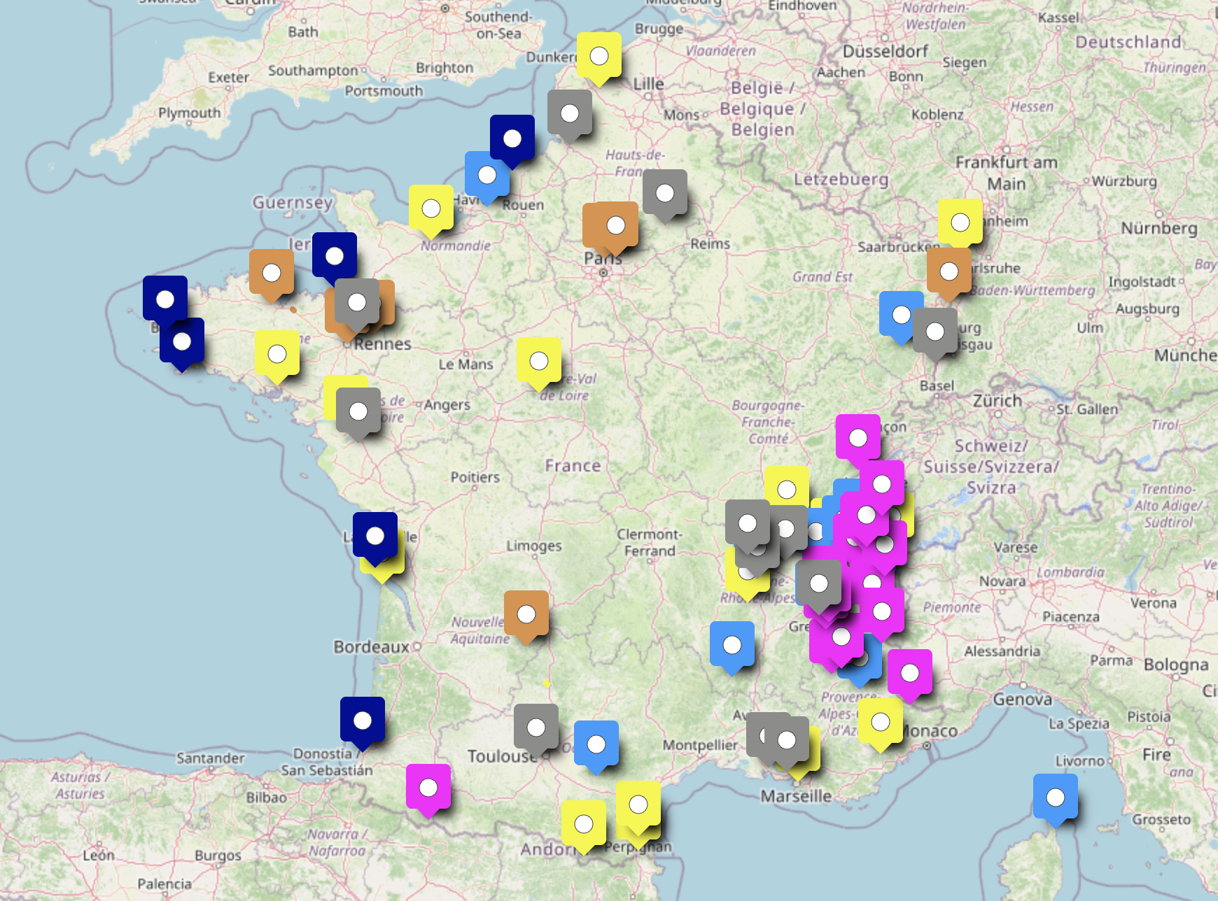 Carte de France avec des marqueurs colorés indiquant divers emplacements et régions.