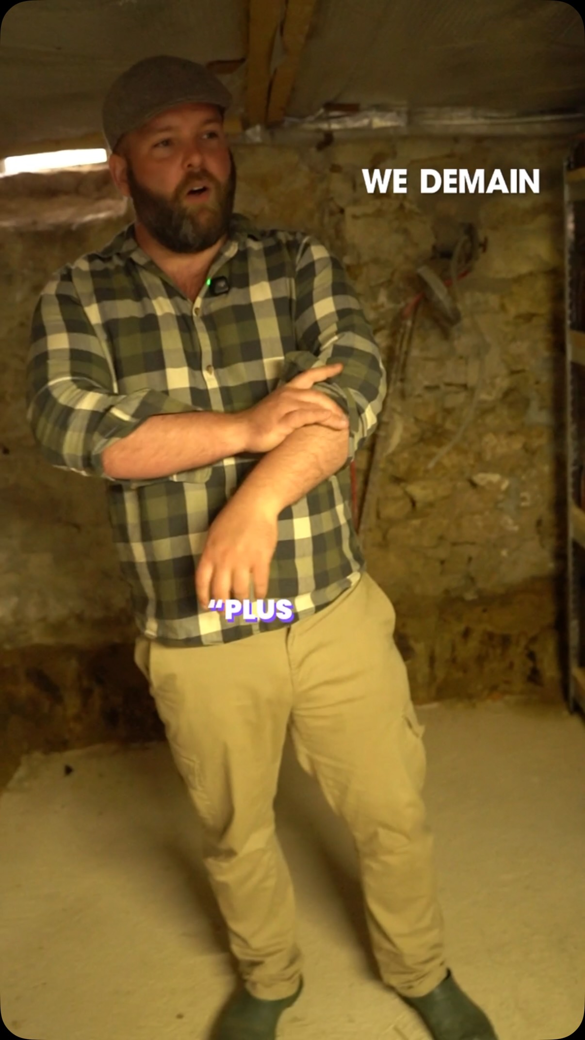 REPOST : 300K ABONNÉS. UNE FERME EN HAUTE-VIENNE. ET UNE VIE QUI A TROUVÉ SON ENDROIT.

Terence Groos, alias @le_domaine_des_simples , est paysan-herboriste, auteur et créateur de contenus. Installé à Janailhac, au sud de Limoges, il partage depuis cinq ans sa vie à la ferme avec près de 300K abonnés : comment entretenir un potager perpétuel, réaliser un nichoir, vivre en proximité avec la nature.

Il nous confie qu’il a toujours rêvé de cette vie et quand on lui demande s’il est heureux, il regarde son fils gambader dans son jardin et il nous répond que ce serait difficile de ne pas l’être.

On est allés le rencontrer. Et on comprend vite pourquoi.

🌿 Vous connaissez Le Domaine des Simples ? Dites-nous en commentaire 👇