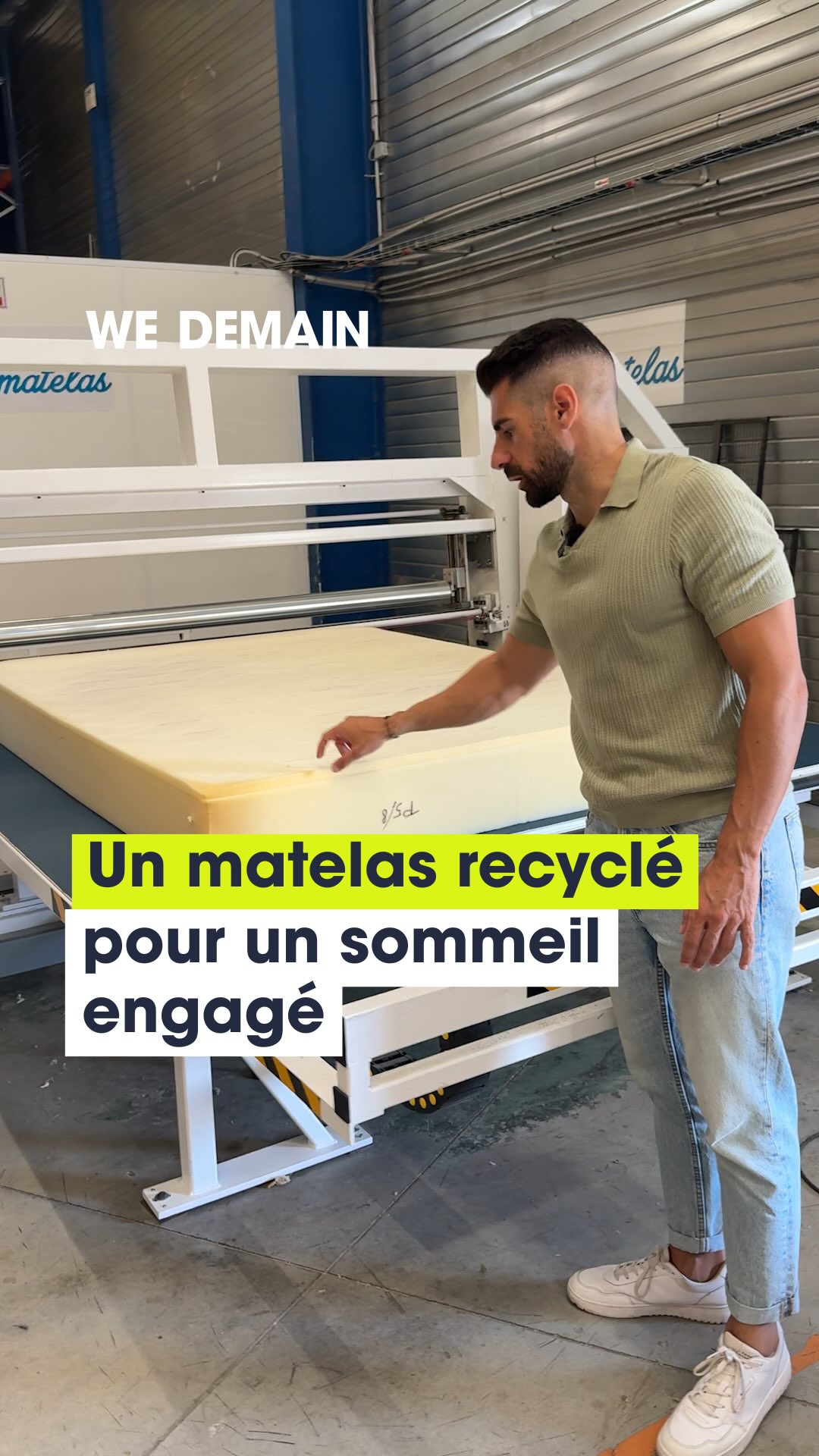 CHAQUE ANNÉE, PRÈS DE 5 MILLIONS DE MATELAS SONT JETÉS EN FRANCE. 
Cette entreprise a décidé de leur offrir une seconde vie.

La grande majorité de ces matelas finissent détruits, brûlés ou enfouis. Un gâchis colossal, à la fois de matière et d’énergie. Mais l’entreprise Écomatelas a décidé qu’il en serait autrement.

Son idée est simple mais maligne : récupérer des matelas initialement promis à la destruction, et les reconditionner pour en faire de nouveaux matelas de qualité. Rien ne se perd, tout se transforme.

Le but ? Permettre aux Français de dormir sur de bons matelas, à prix plus doux, tout en réduisant fortement l’impact environnemental de leur fabrication. Une preuve de plus que l’économie circulaire peut s’inviter jusque dans notre chambre à coucher.

Abonne‑toi pour plus d’astuces zéro déchet et d’initiatives durables !

#Reconditionnement #ZeroDechet #Recyclage