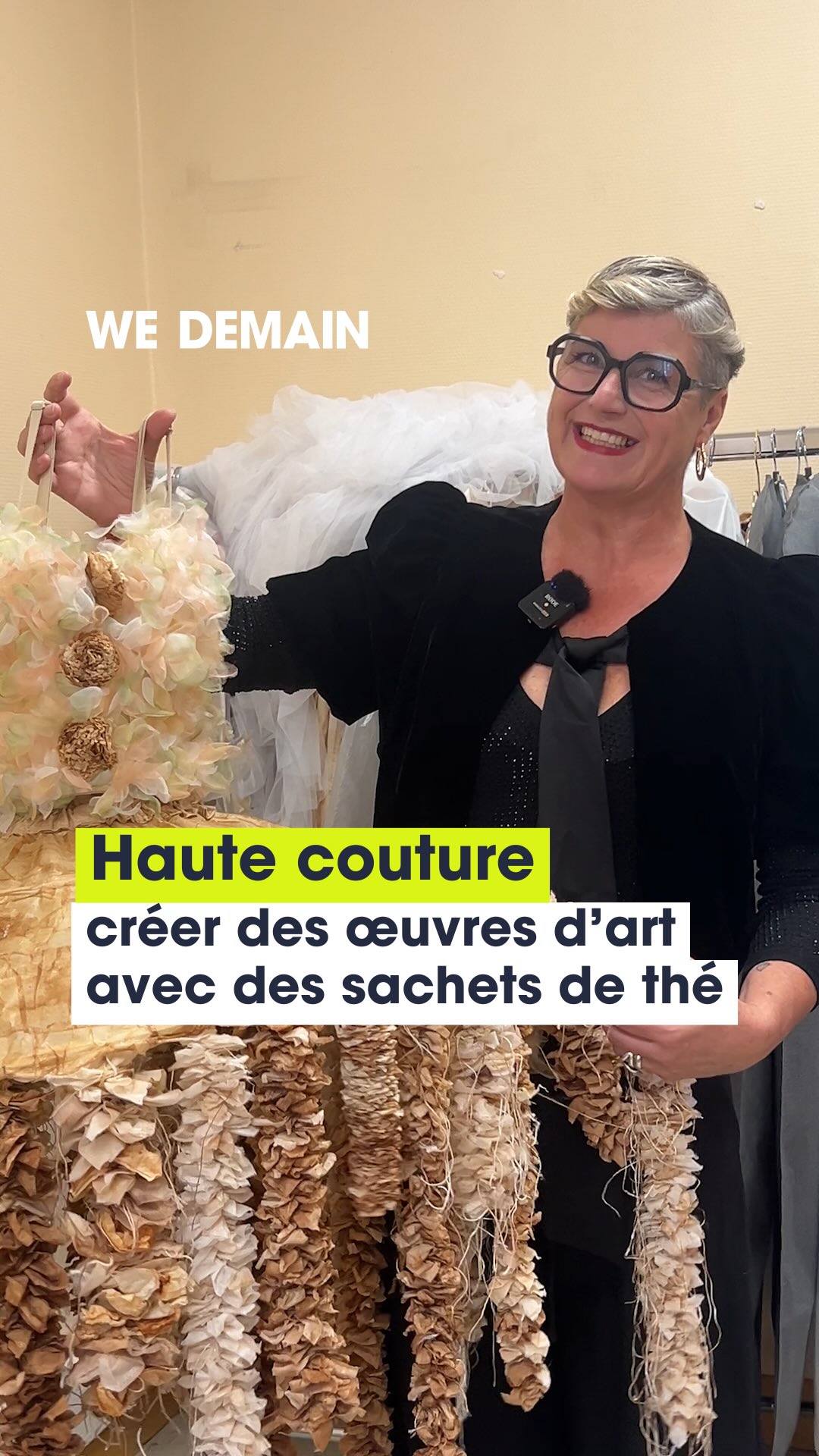 Créativité en couture 🌟

Christelle Garrigue (@lalibellude) transforme les sachets de thé usagés en pièces de haute couture, alliant recyclage et art. Chaque création raconte une histoire unique. 

Les tissus inattendus donnent vie à des vêtements audacieux et éco‑responsables. Cette démarche repousse les limites du design tout en sensibilisant à la réduction des déchets. 

Abonne‑toi pour plus d’idées innovantes et inspirantes ! 

#environnement #upcycling