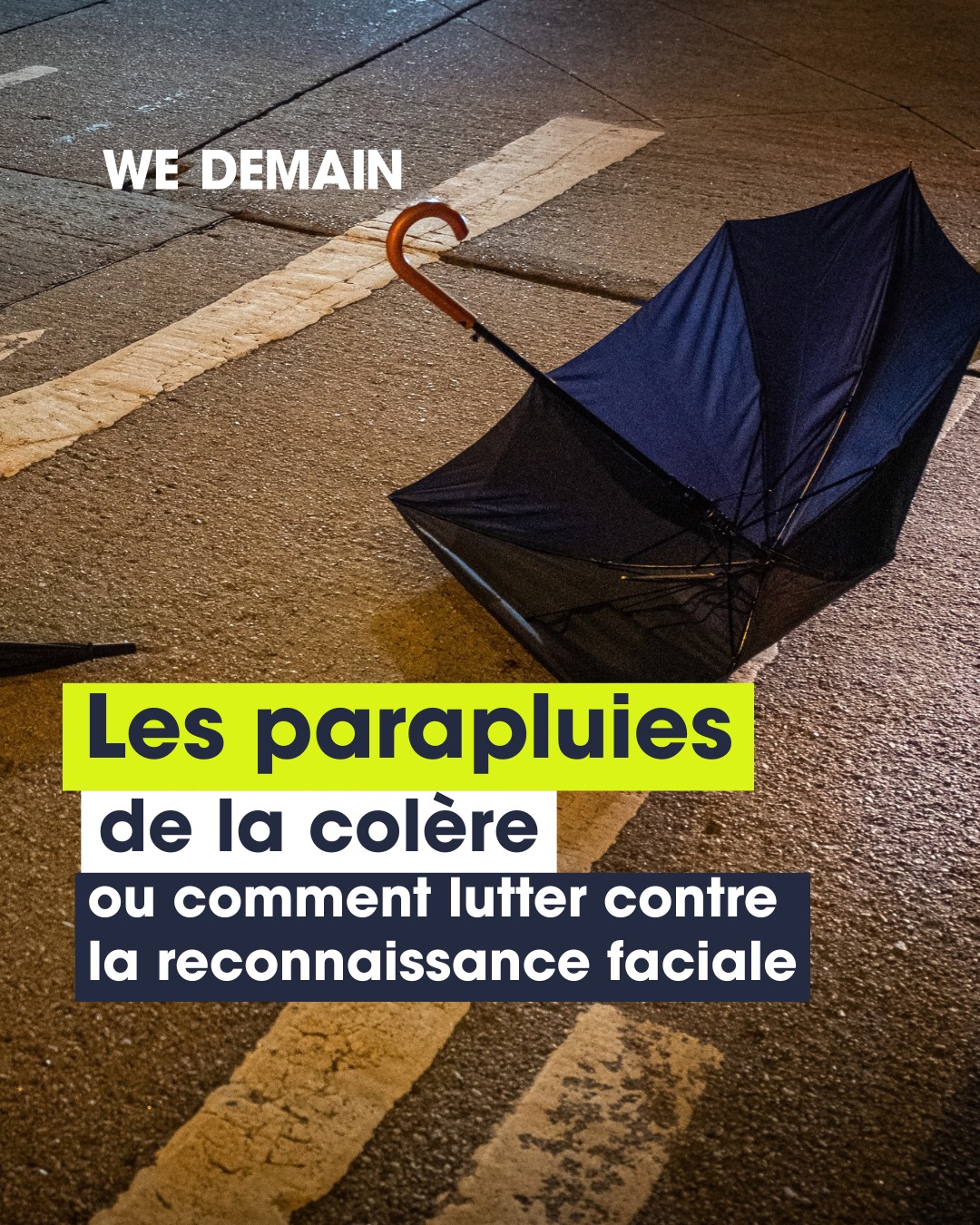 Nous, Français, avons la réputation d'être les champions de la mobilisation citoyenne, ces derniers jours en sont une nouvelle preuve. En revanche, on se pose peu la question de la reconnaissance faciale. Pour une raison simple : l’identification des visages en temps réel dans l’espace public est interdite.

Cependant, en mars 2026, le média @disclose.ngo  et l'association @laquadraturedunet ont révélé que policiers et gendarmes auraient utilisé depuis 2022, lors de contrôles d’identité, un logiciel de reconnaissance faciale via leur téléphone professionnel.

Si en France, la loi reste pour l'instant du côté des citoyens, ce n'est pas le cas partout. À Hong Kong, les manifestants de 2019 ont développé tout un arsenal pour rester non identifiables : coupes de cheveux extravagantes, pointeurs laser pour brouiller les caméras, masques… et surtout des parapluies. Un symbole fort là-bas, hérité du « mouvement des parapluies » de 2014.

Pour en savoir plus, rendez-vous dans la rubrique low-tech portée par Emmanuelle Vibert (@emmanuelle.vibert) dans notre numéro 55.

#ReconnaissanceFaciale #Surveillance #ViePrivee