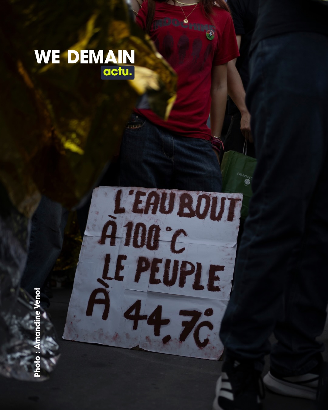 Le 26 septembre, environ 130 000 personnes ont marché partout en France pour le climat, la paix et la justice sociale. Pas de mot d’ordre venu d’en haut : ce sont des citoyennes et des citoyens, réunis dans près de 260 mobilisations sur tout le territoire, qui ont battu le pavé.

Le déclencheur ? Un été record de chaleur, d’incendies et de sécheresse, qui a frappé les esprits autant que les corps. Cet été, l’éco-anxiété a touché plus de 15 millions de Français. Mais plutôt que de rester seul face à cette angoisse, beaucoup ont choisi le collectif.

De nouvelles mobilisations sont annoncées dans le courant de l’automne. A quelques mois d’une élection présidentielle qui s’annonce cruciale pour la question climatique, ces mobilisations rappelle que ce sujet est au coeur des préoccupations des français et des françaises et doit impérativement faire parti du débat.

✊ Tu étais dans la rue ce samedi ? Dis-le en commentaire 👇

Photographe : @av.media___
#Mobilisation #Citoyens #JusticeSociale #WeDemain #Ecologie